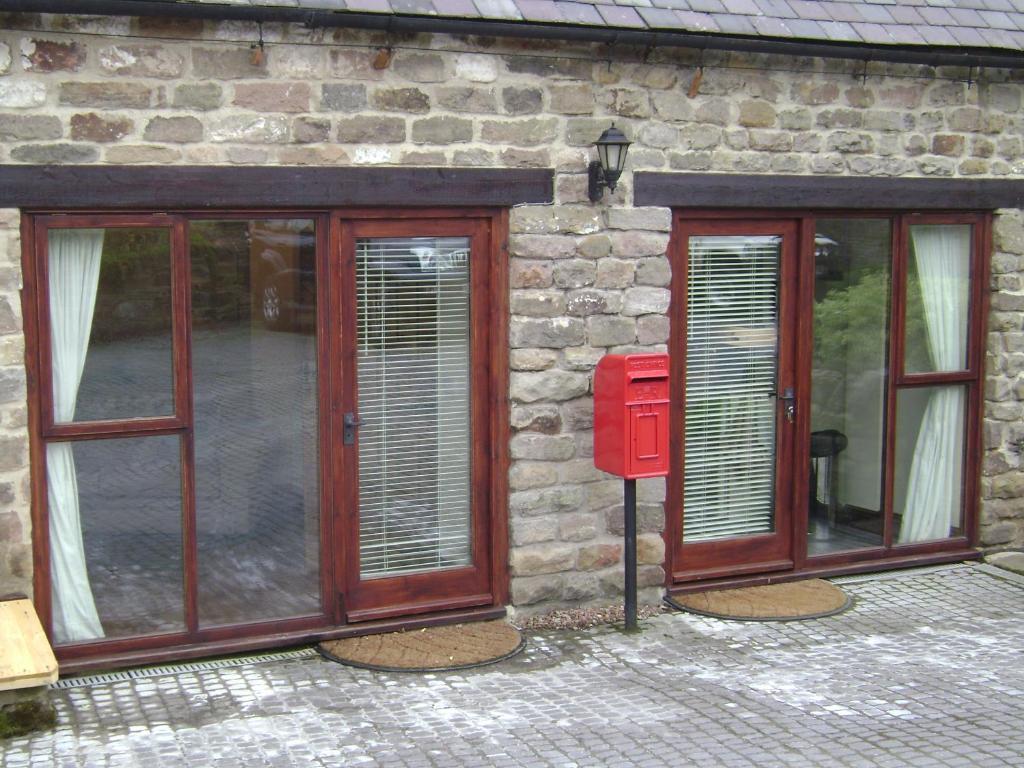 Pillarbox Cottage Матлок Номер фото